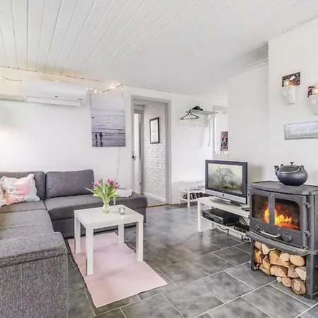 Two-bedroom In Holiday home Spottrup