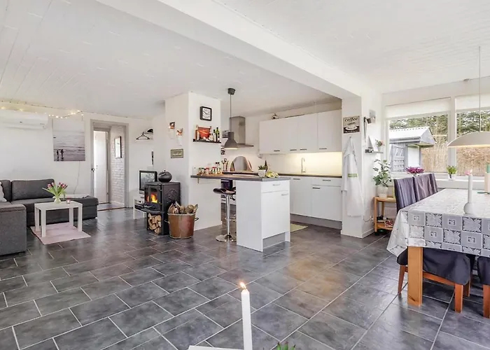 Сasa de vacaciones Two-bedroom In *